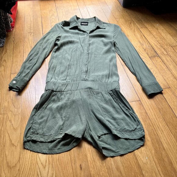 Monrow Size XS Laurel Green Button Up Long Sleeve Collared Elastic Waist Romper - Picture 5 of 15